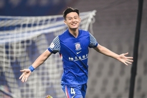 记者：蒋圣龙休战十个月需时间找近况，申花伤员仅剩盖伊、李可
